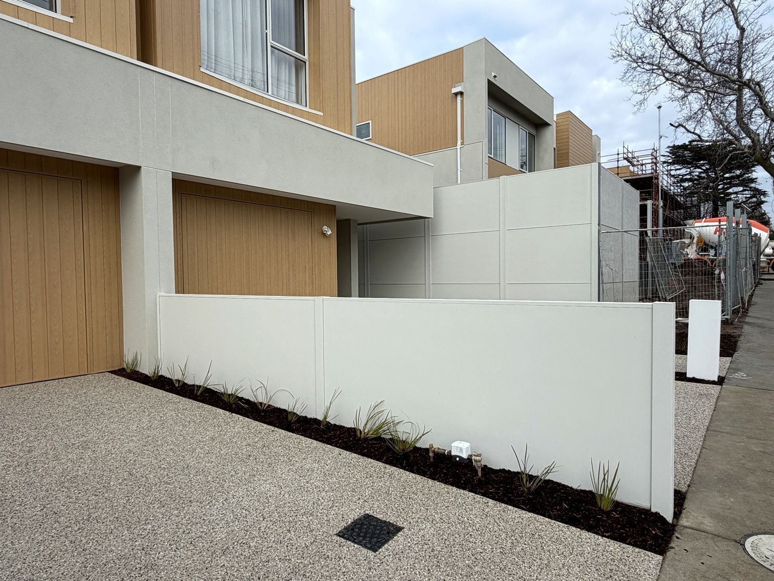 Brighton project: TrendWall and EstateWall with trendwall and estatewall, integrated trendwall retaining, express joining profiles. Photo 3 of 10.