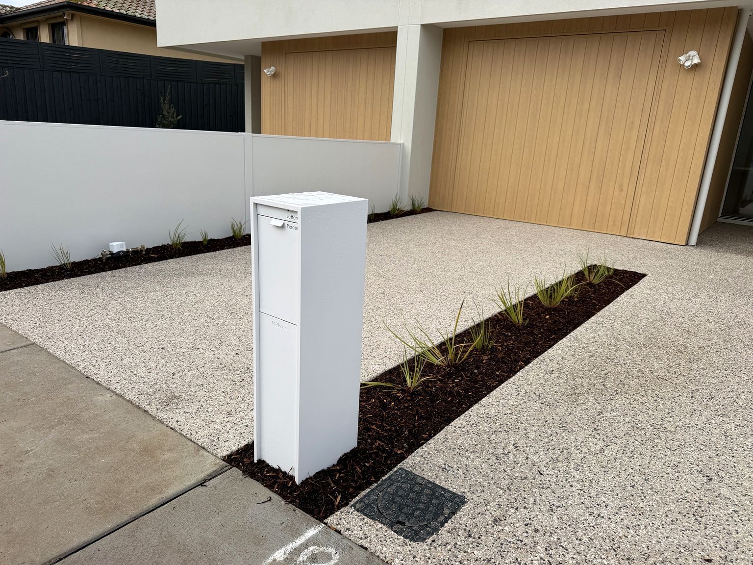 Brighton project: TrendWall and EstateWall with trendwall and estatewall, integrated trendwall retaining, express joining profiles. Photo 9 of 10.