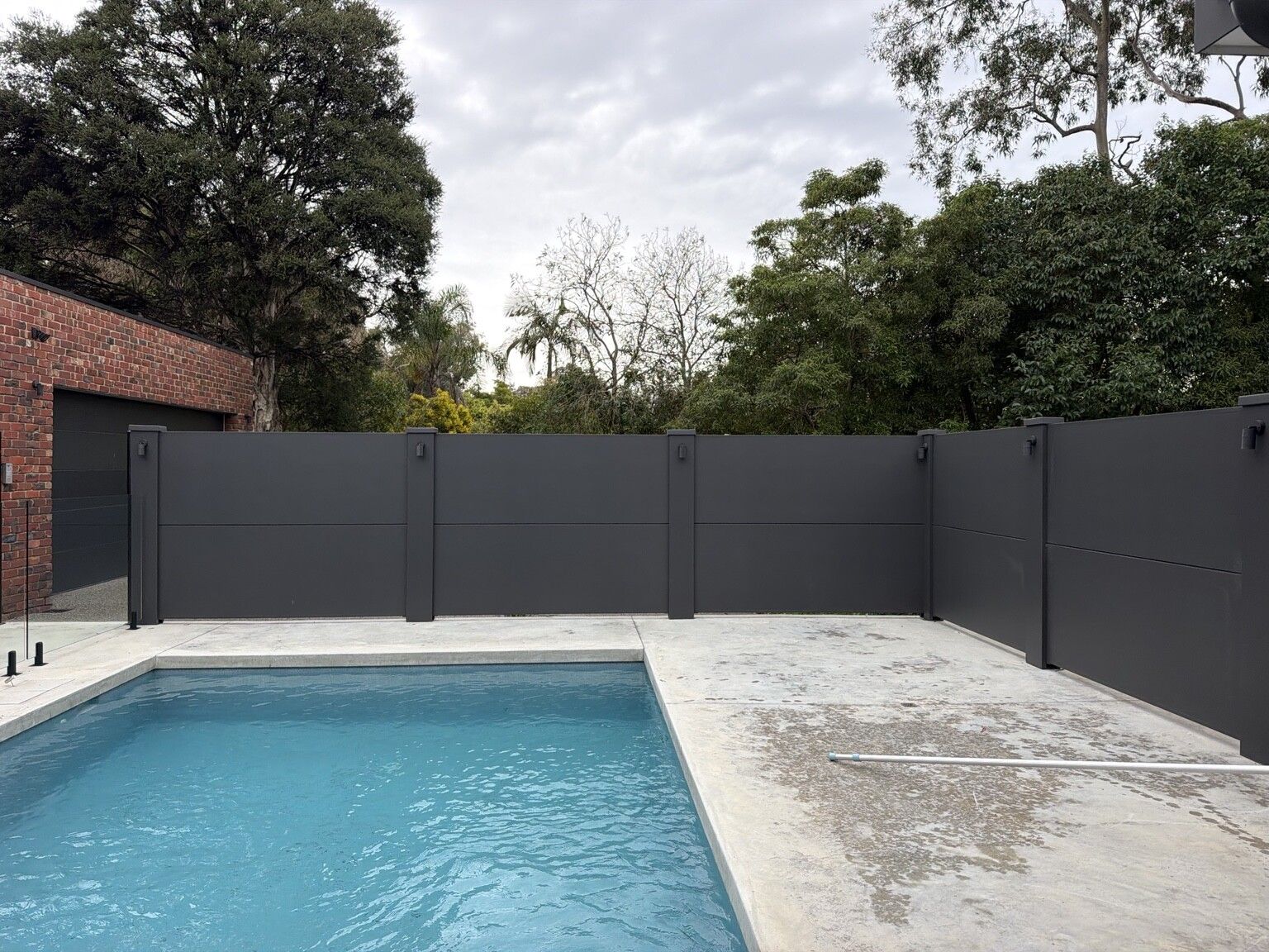 Park Orchards project: VogueWall with about 16 m of 1.8 m voguewall, wall-mounted lighting, external post caps. Photo 1 of 5.